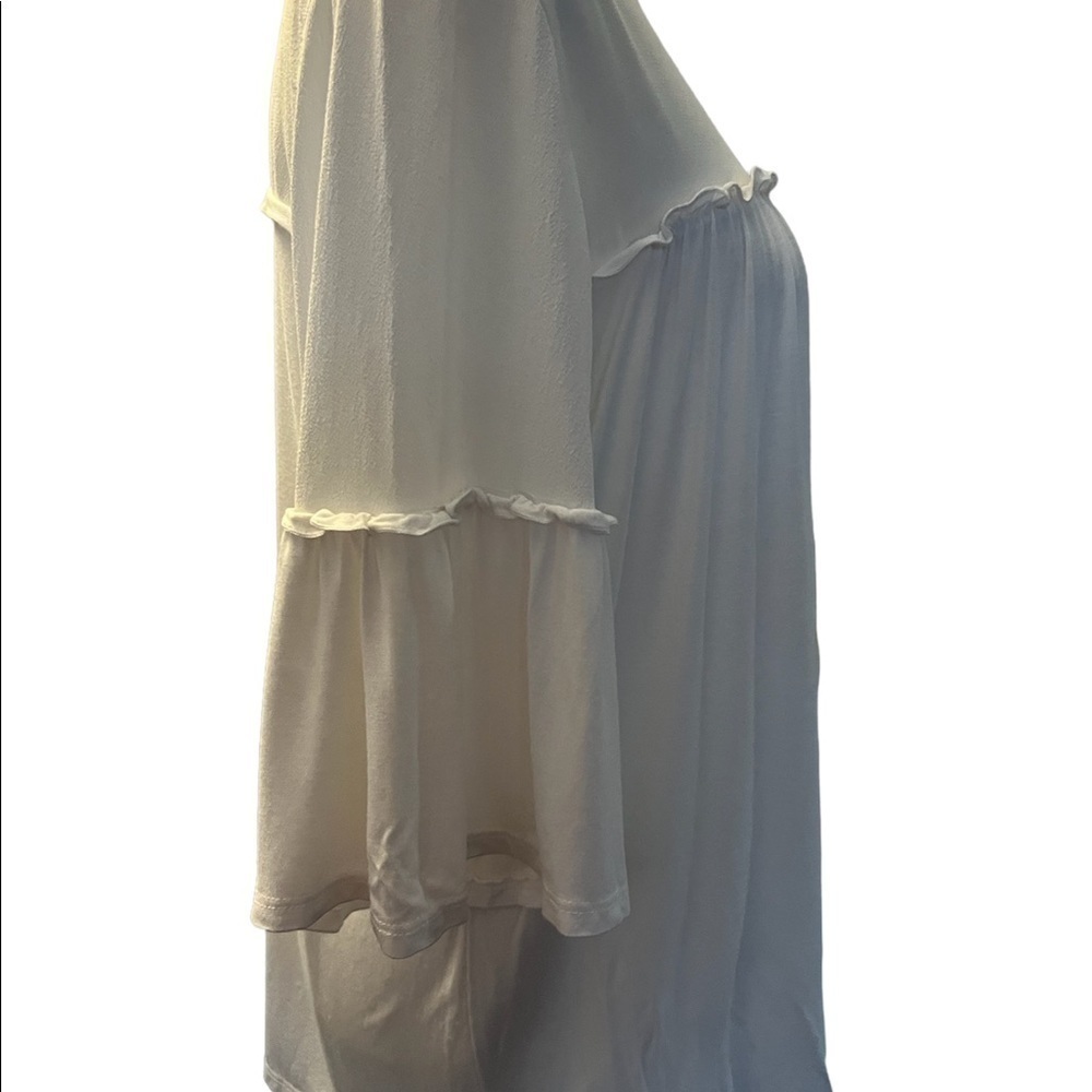 Kokoon white flowy blouse with bell sleeves! Size Large! - Picture 2 of 5